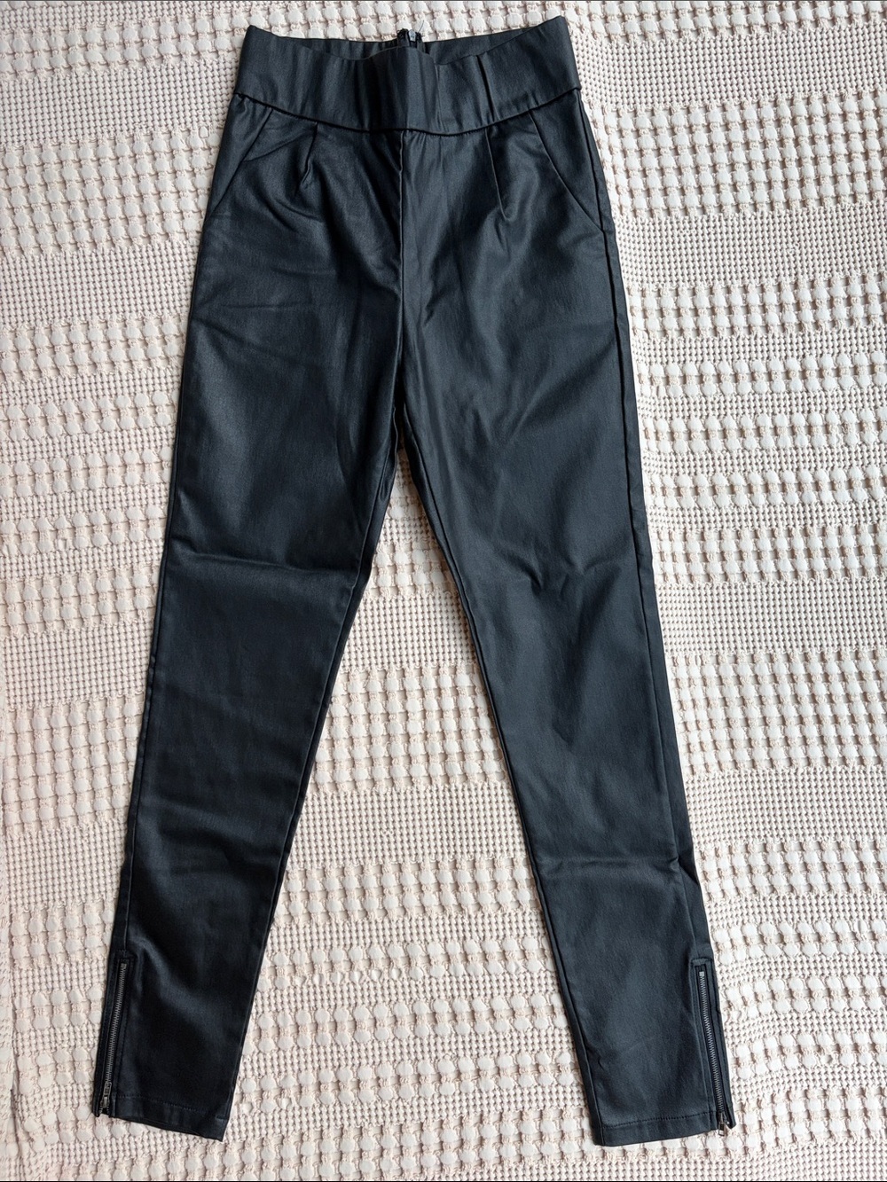 Like New-White Fox Boutique Black Faux Leather Straight Leg Pants Large